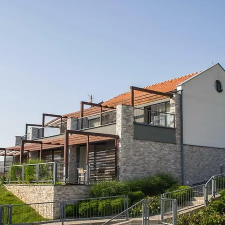 Apartman U Plaze S Terasou Pavlov Exterior photo