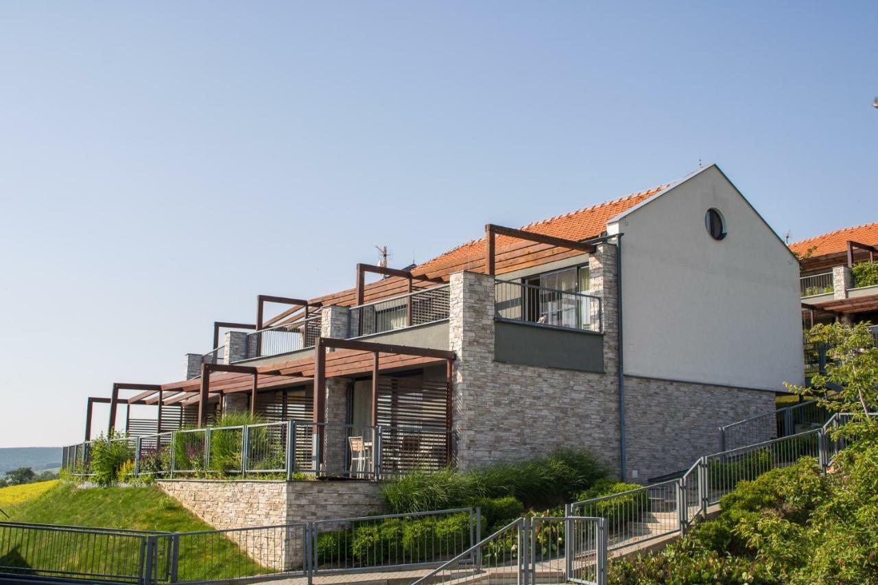 U Plaze S Terasou Appartement Pavlov